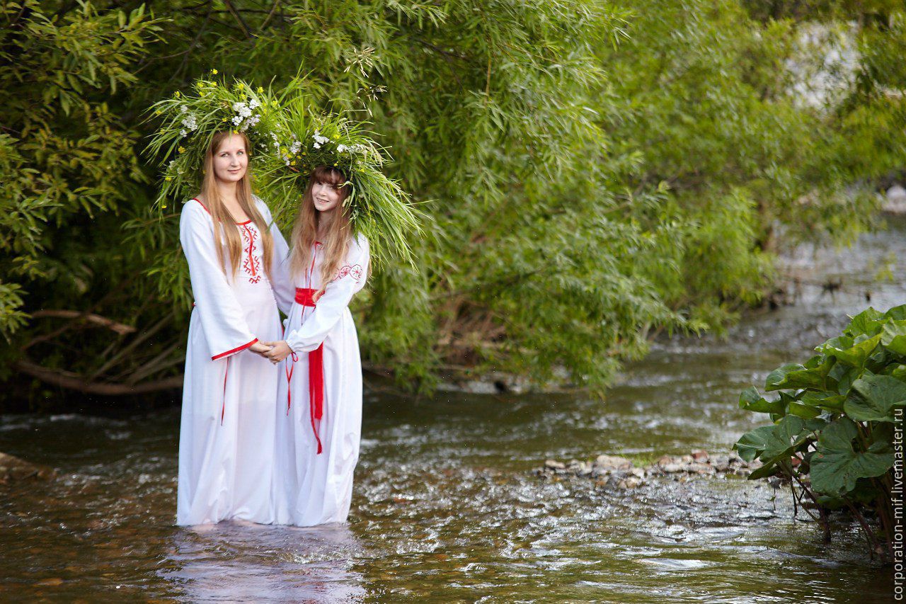 Women in Slavic costumes in Yamoussoukro