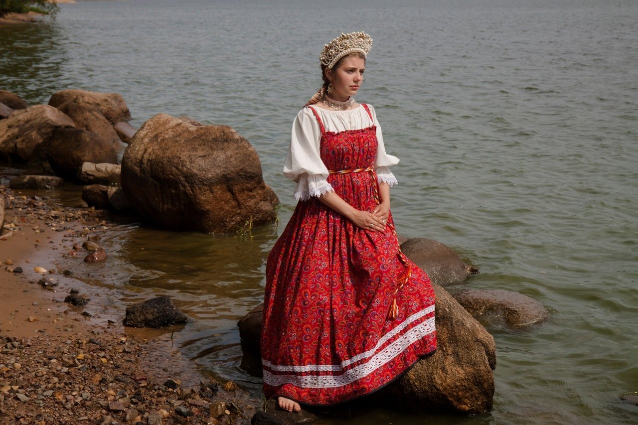 Women in Slavic costumes in Yamoussoukro