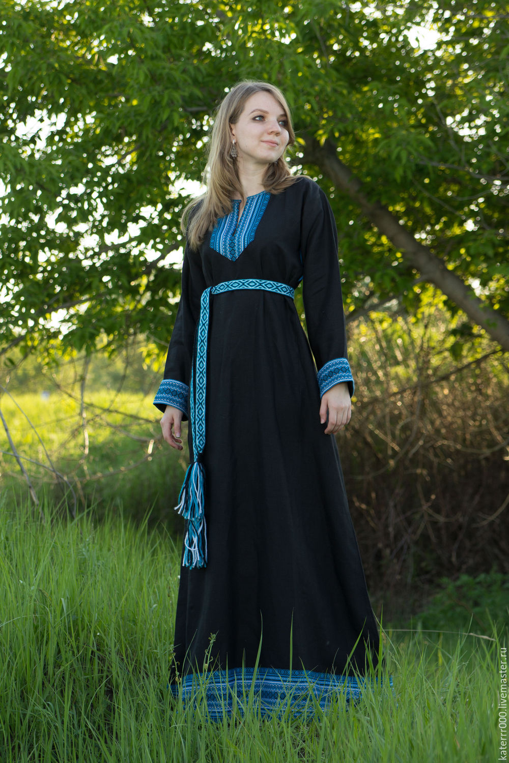 Women in Slavic costumes in Yamoussoukro