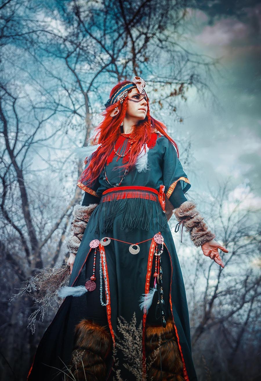 Girls in Slavic costumes underwear in Yamoussoukro