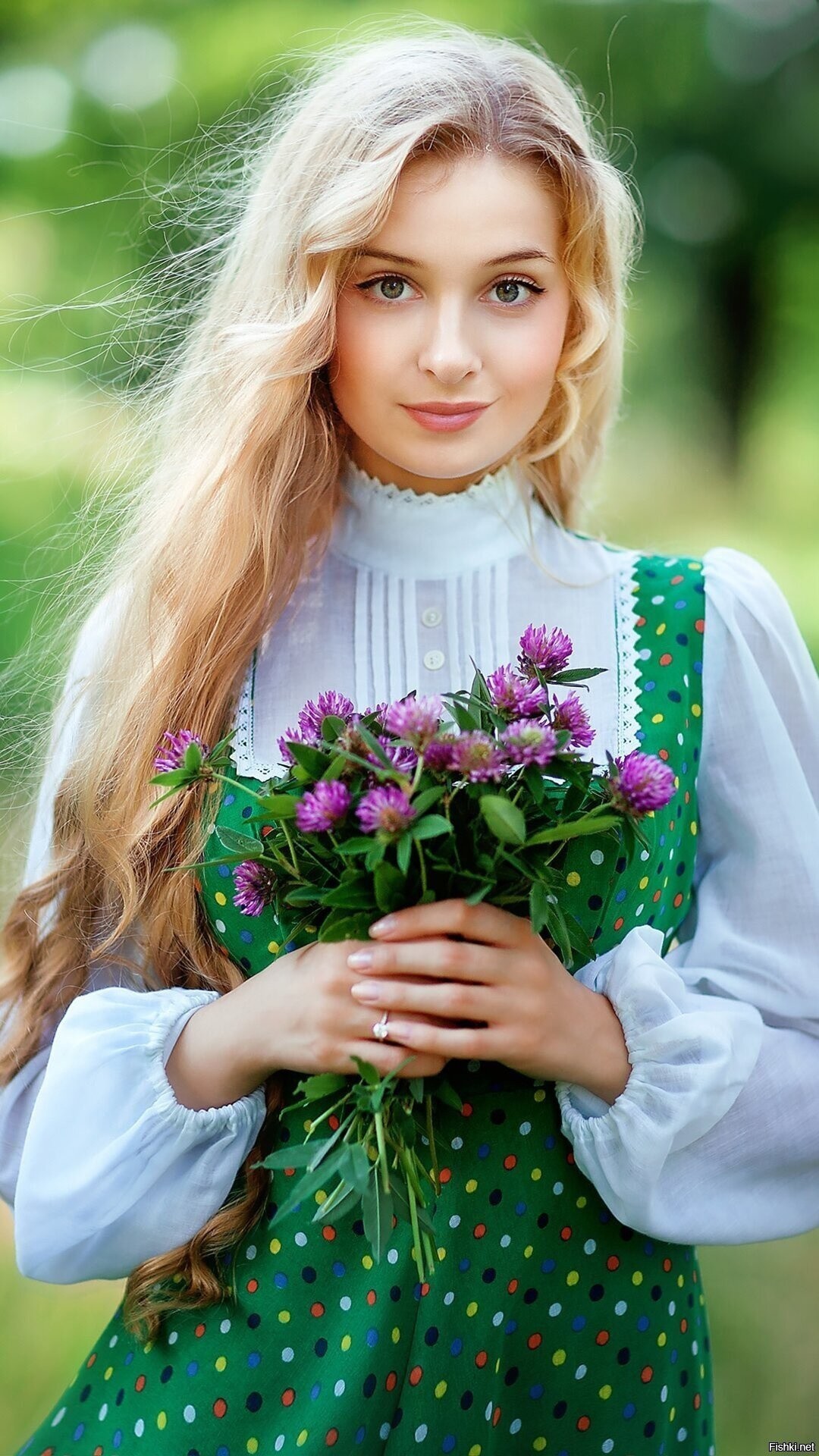Girls in Slavic costumes in Yamoussoukro